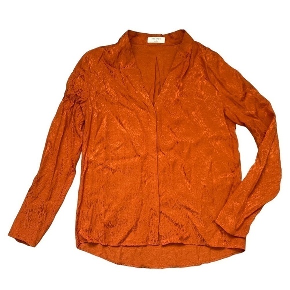 Aritzia Babaton Power embossed rust orange silky collarless blouse - Picture 2 of 9